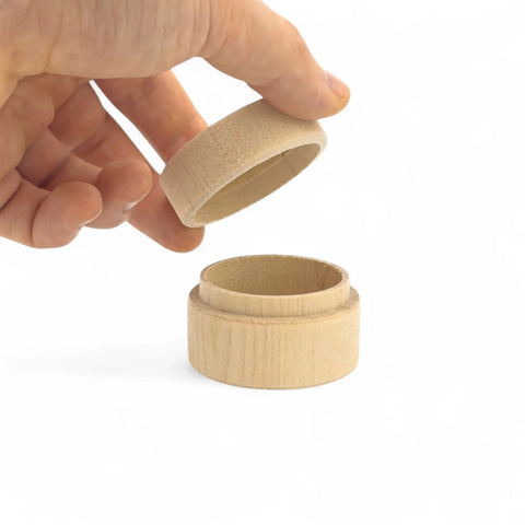 Atvērta 50 x 37 mm apaļa koka kastīte