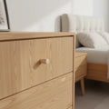 32 mm konisch Birkenholz Möbelknopf installed on cabinet door