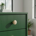 50 mm ümar puidust mööblinupp installed on cabinet door